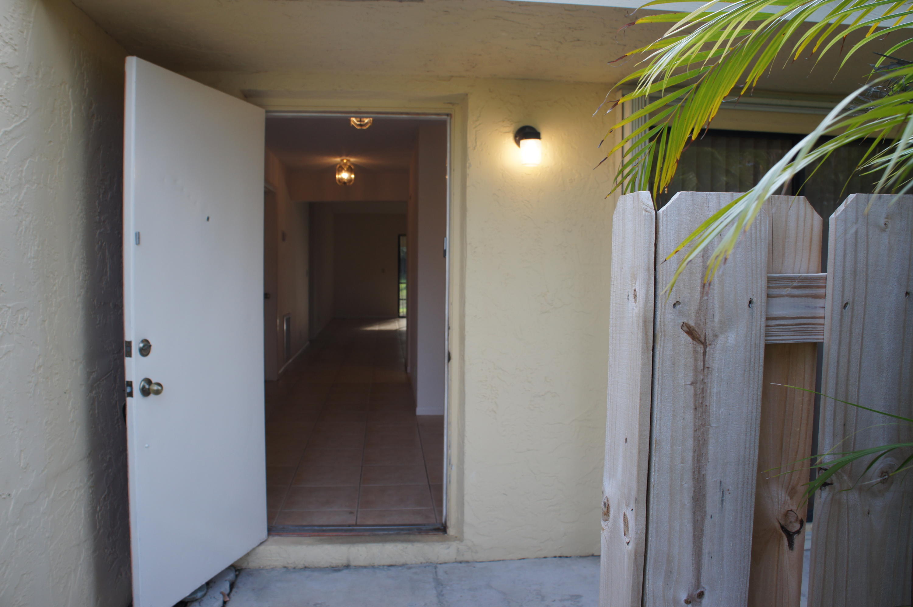 6768 Bridlewood Court Boca Raton, FL 33433 - Photo 5 of 28 DSC07811