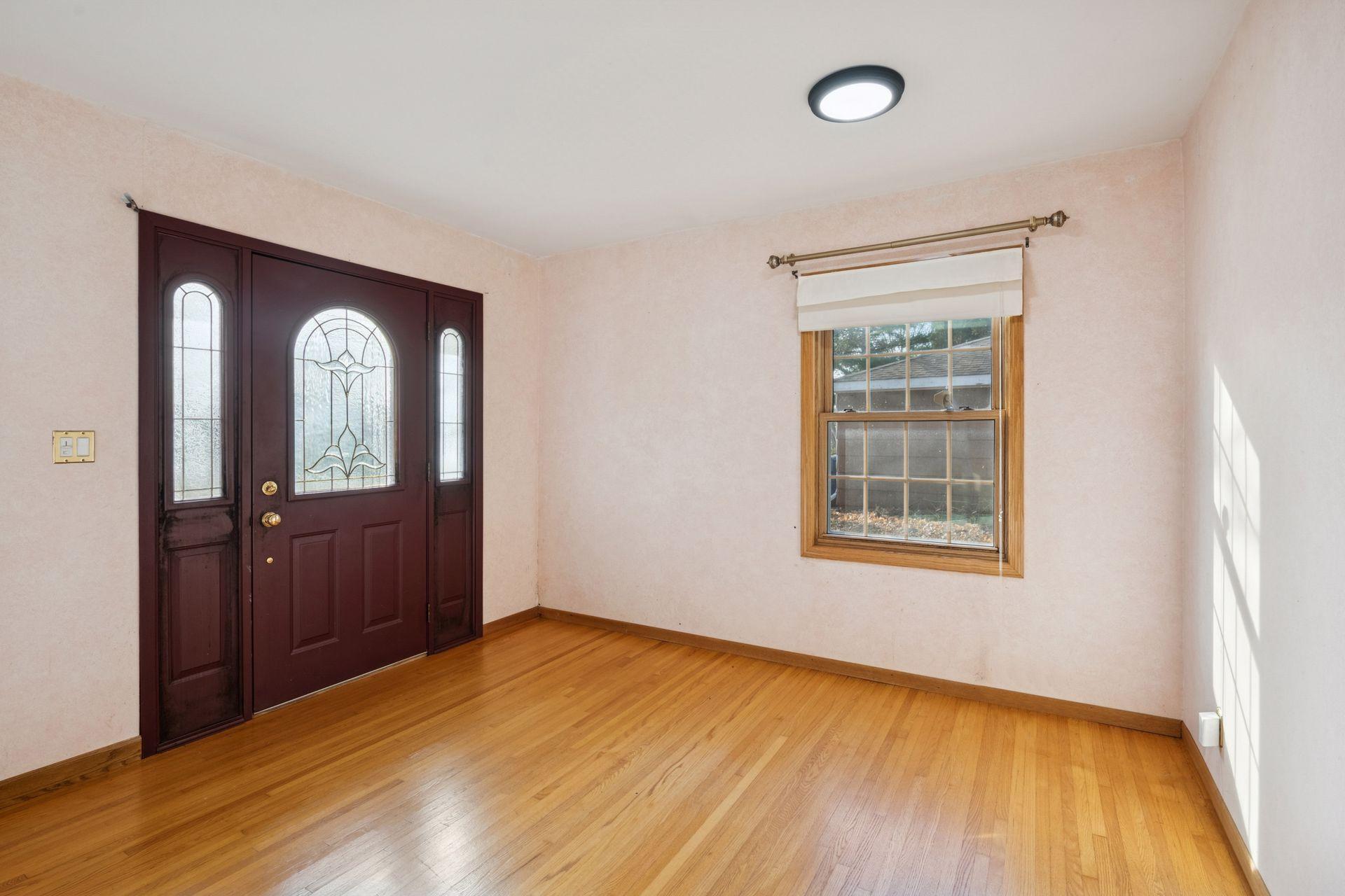 1312 East 93rd 1/2 Street Bloomington, MN 55425 - Photo 3 of 36