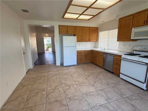 $1,651 | 8170 Sandy Creek Drive, Las Vegas, NV 89123