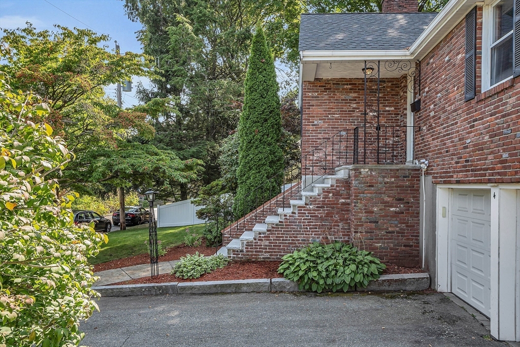 4 Albamont Road Winchester, MA 01890 - Photo 4 of 37