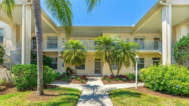 $4,500 | 4655 Tower Hill Lane, Unit 2424, Sarasota, FL 34238