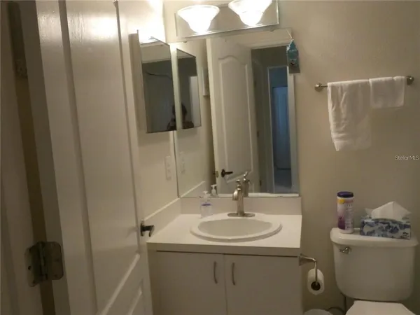 $1,500 | 4655 Tower Hill Lane, Unit 2424, Sarasota, FL 34238
