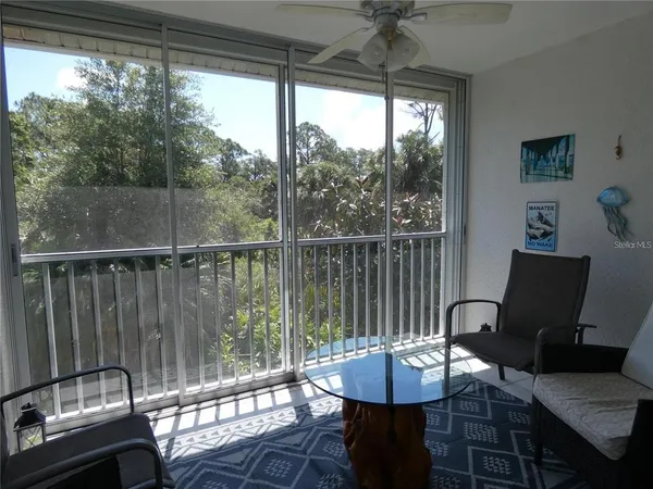 $1,500 | 4655 Tower Hill Lane, Unit 2424, Sarasota, FL 34238