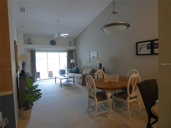 $1,500 | 4655 Tower Hill Lane, Unit 2424, Sarasota, FL 34238