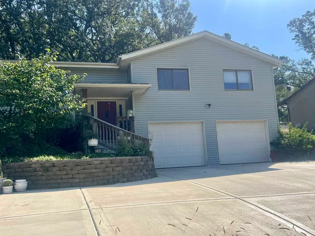 $169,900 | 719 North Greenfield Drive, Freeport, IL 61032