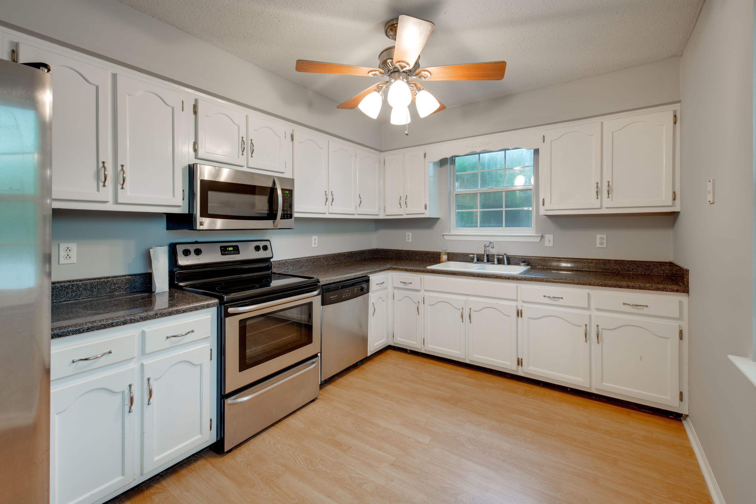 8900 Nelson Road Soddy-Daisy, TN 37379 - Photo 5 of 29 D85_7883