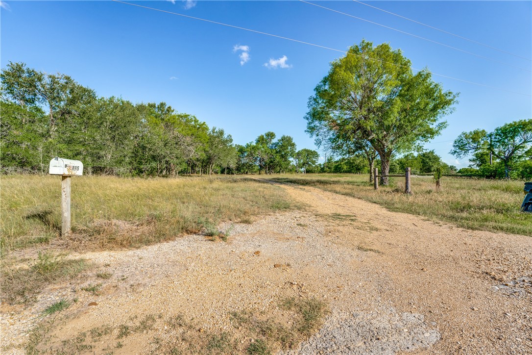 885 Roosevelt Road Luling, TX 78648 - Photo 1 of 1 Gallery Image 1
