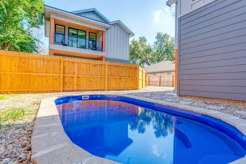 $1,448,900 | 910 Tillery Street, Austin, TX 78702