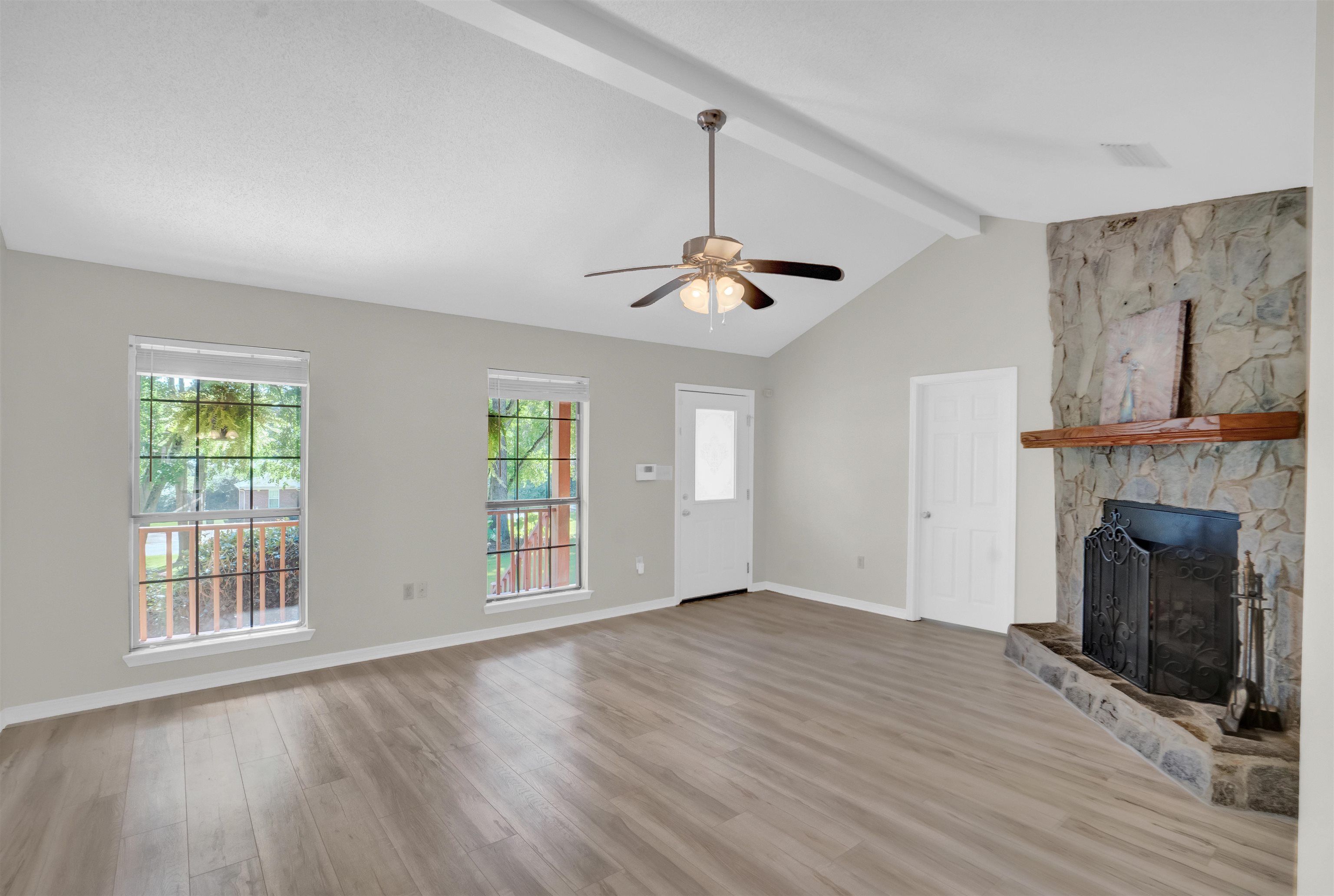 30871 Stanton Road Daphne, AL 36527 - Photo 7 of 35 Living Room