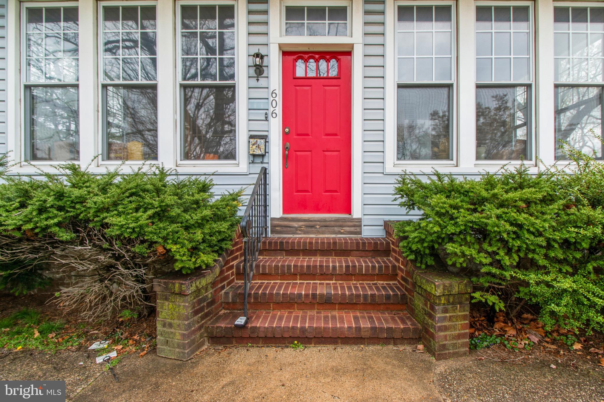 606 Highland Avenue Palmyra, NJ 08065 - Photo 5 of 25 front view of a building