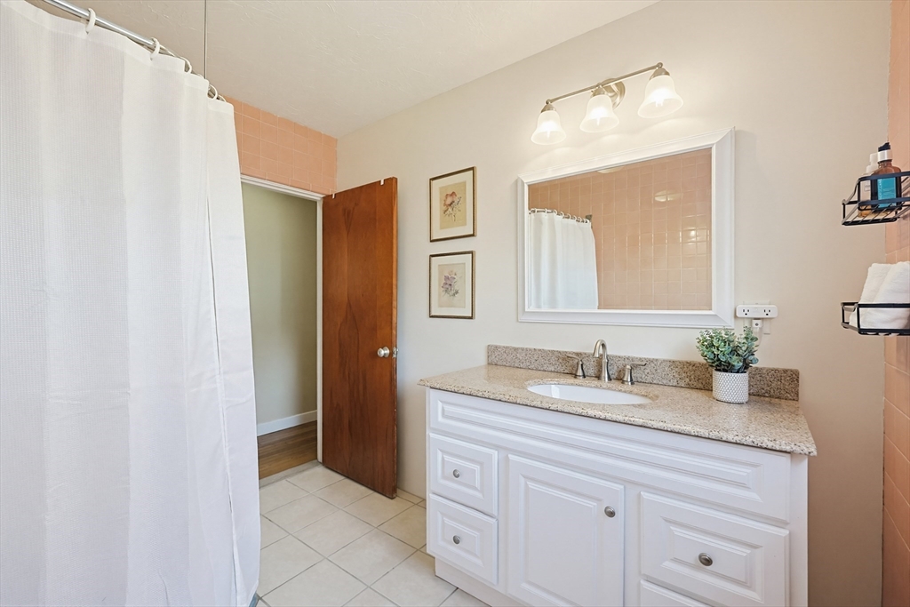 11 Katherine Road Woonsocket, RI 02895 - Photo 31 of 41