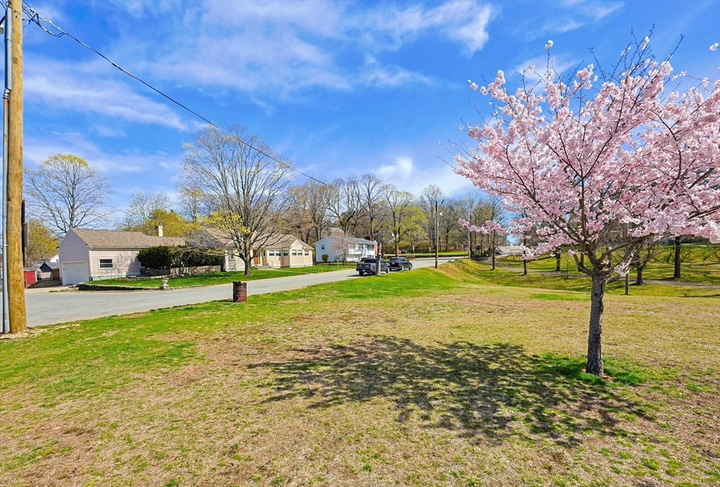 11 Katherine Road Woonsocket, RI 02895 - Photo 39 of 41