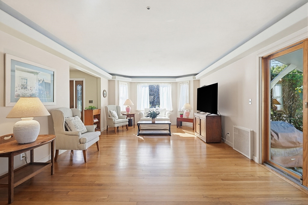 11 Katherine Road Woonsocket, RI 02895 - Photo 5 of 41