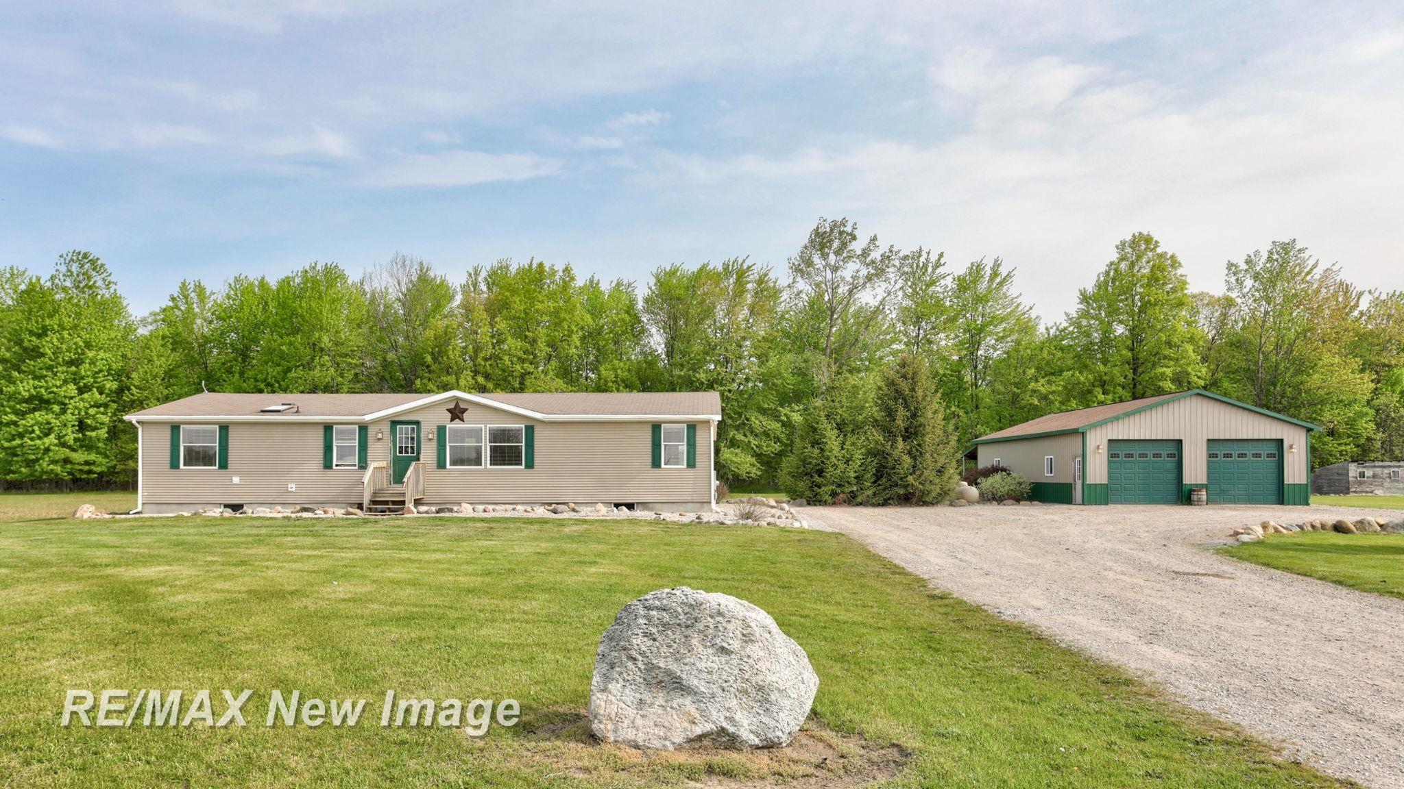 18890 Lakefield Road Merrill, MI 48637 - Photo 3 of 46