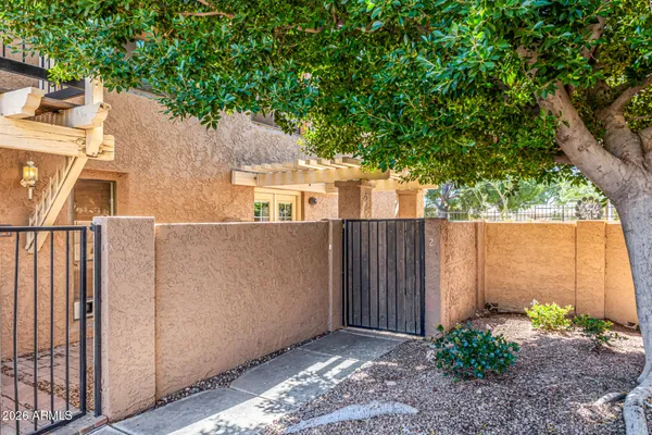 $279,900 | 1101 East North Lane, Unit 2, Phoenix, AZ 85020