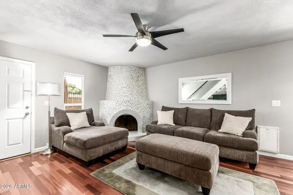 $279,900 | 1101 East North Lane, Unit 2, Phoenix, AZ 85020