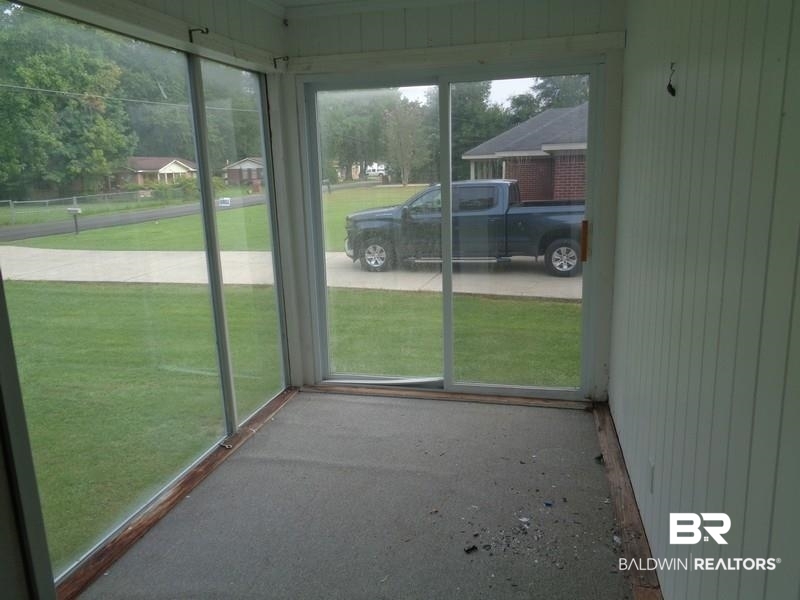 102 Hart Street Brewton, AL 36426 - Photo 10 of 19 Sun Room