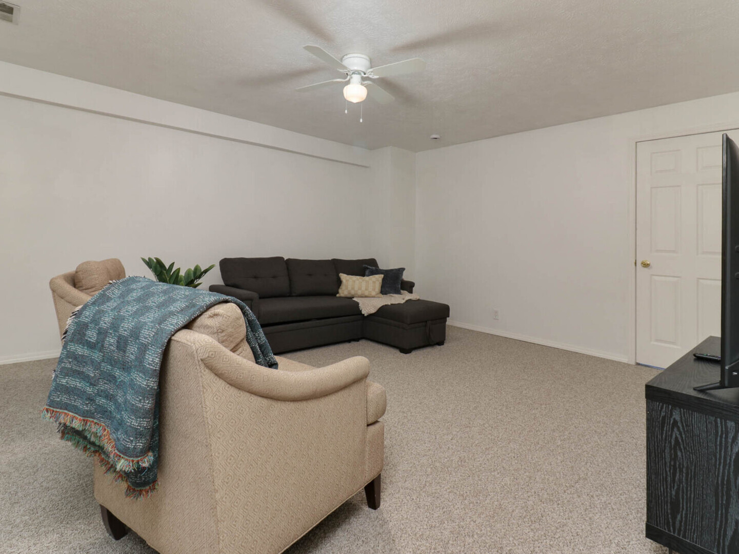 109 Sandra Court Normal, IL 61761 - Photo 28 of 35 a living room with furniture and a couch