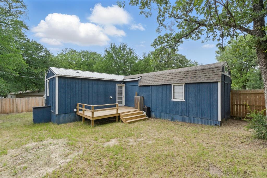 1437 Forrest Trail Azle, TX 76020 - Photo 11 of 36
