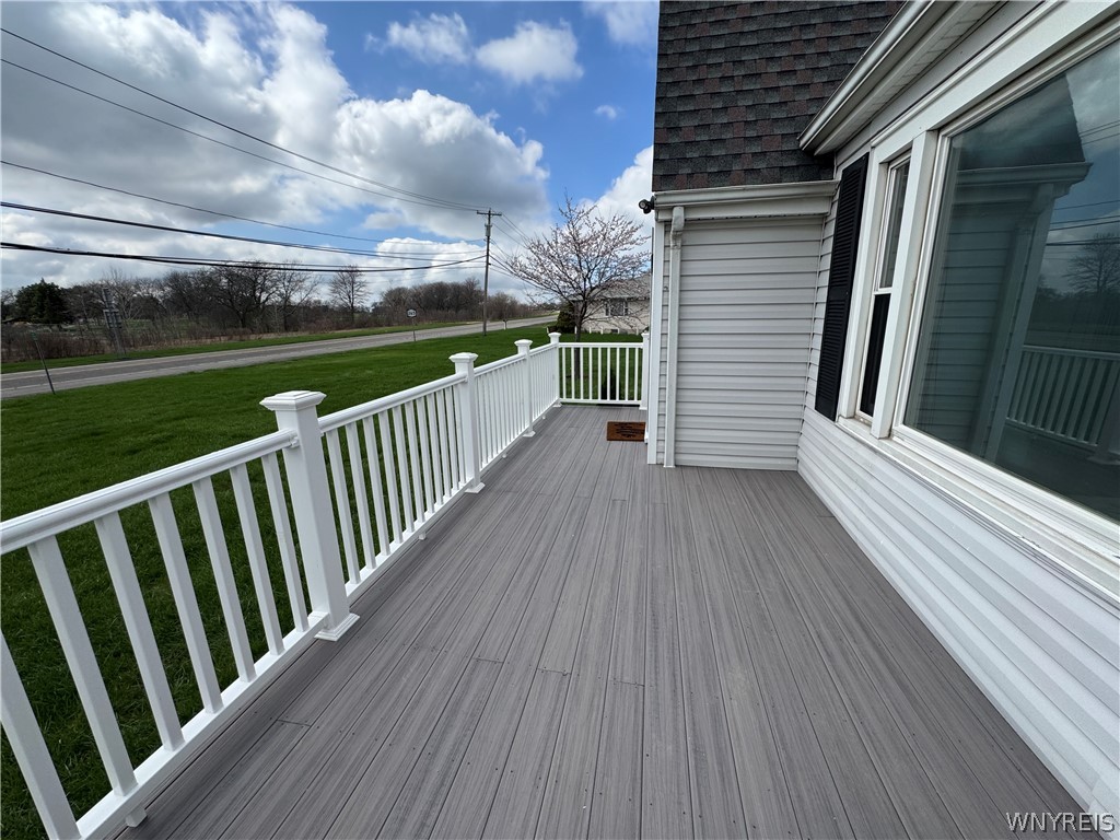 5957 Military Road Lewiston, NY 14092 - Photo 4 of 35