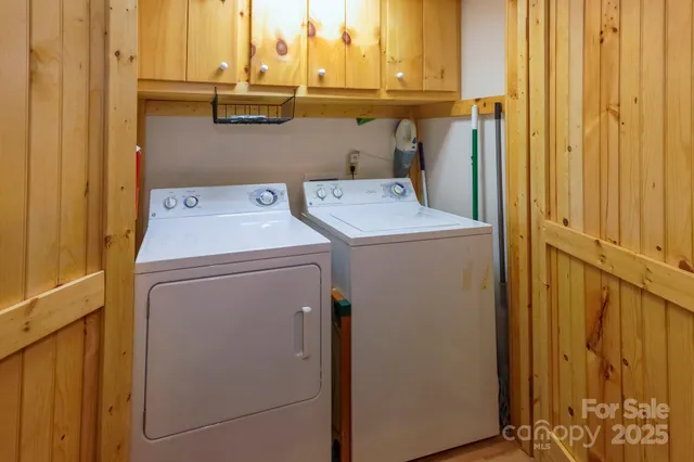 $575,000 | 351 Chickadee Avenue, Lake Lure, NC 28746