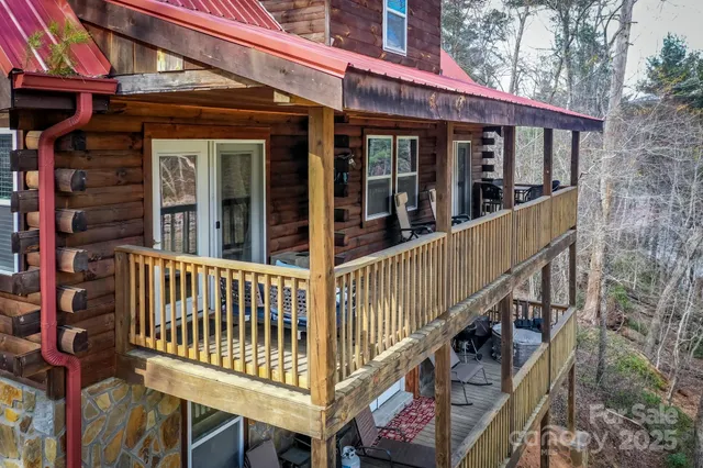 $575,000 | 351 Chickadee Avenue, Lake Lure, NC 28746