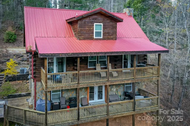$575,000 | 351 Chickadee Avenue, Lake Lure, NC 28746