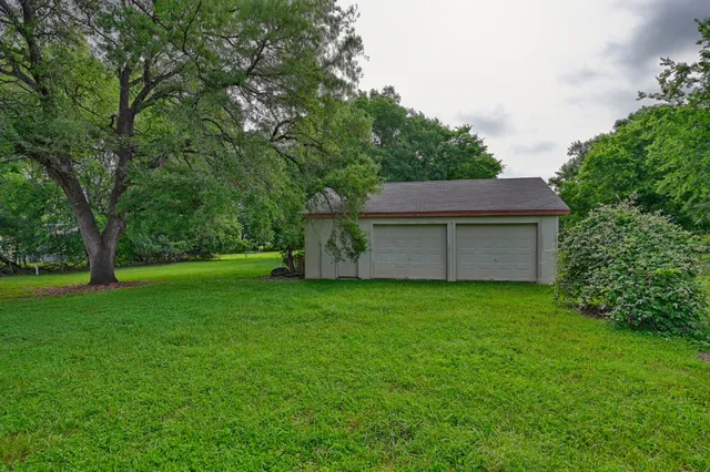 $435,000 | 915 Farmers Road, Brenham, TX 77833