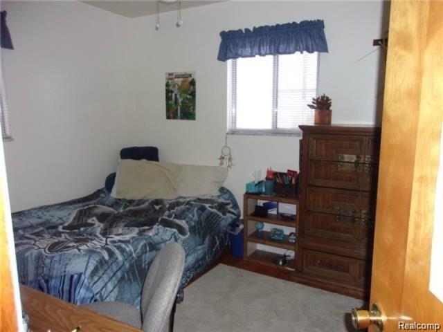 16911 Stephens Road Eastpointe, MI 48021 - Photo 9 of 24 16911 STEPHENS bedroom 3 up.jpg