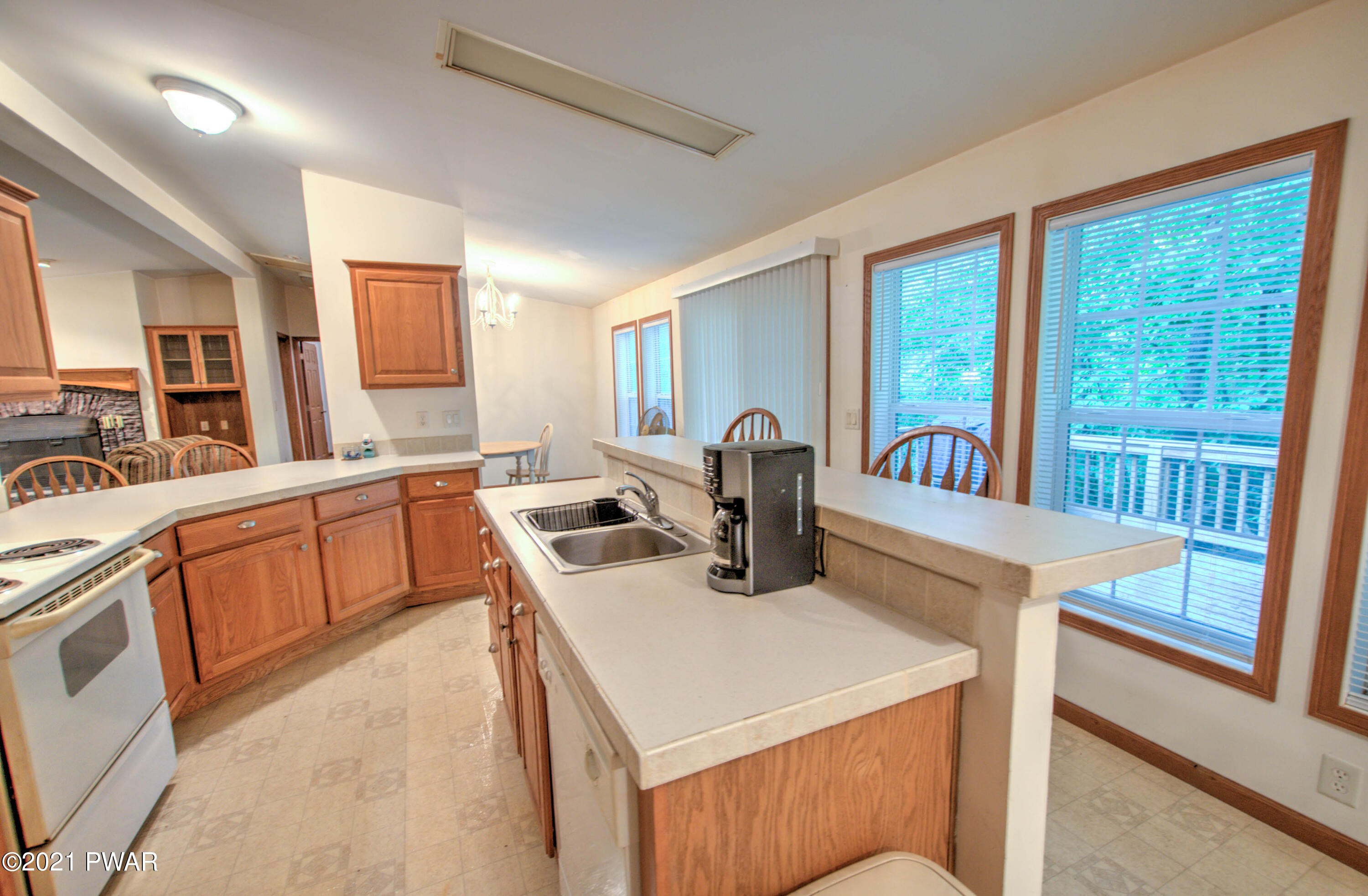 105 Lochinvar Road Greeley, PA 18425 - Photo 8 of 29 8-Kitchen4