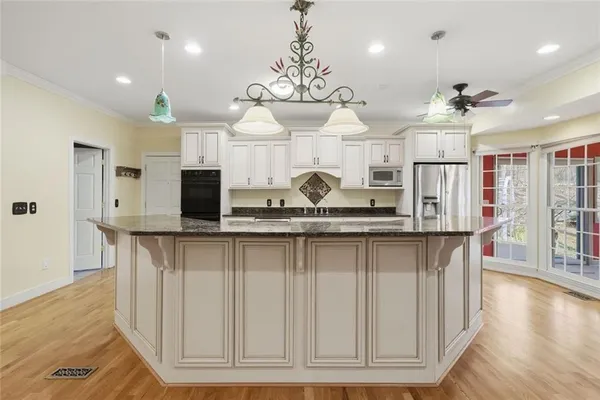 $575,000 | 600 Page Place, Canton, GA 30114