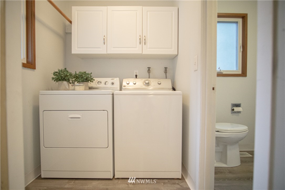 306 216th Street Southwest Bothell, WA 98021 - Photo 15 of 31 a utility room with dryer and washer