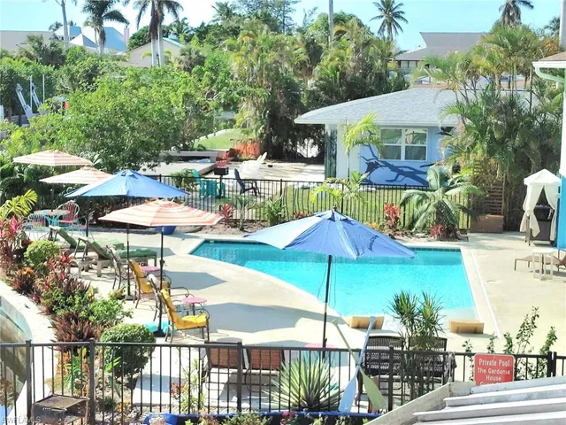 $2,000 | 2840 Shoreview Drive, Unit 7, Naples, FL 34112