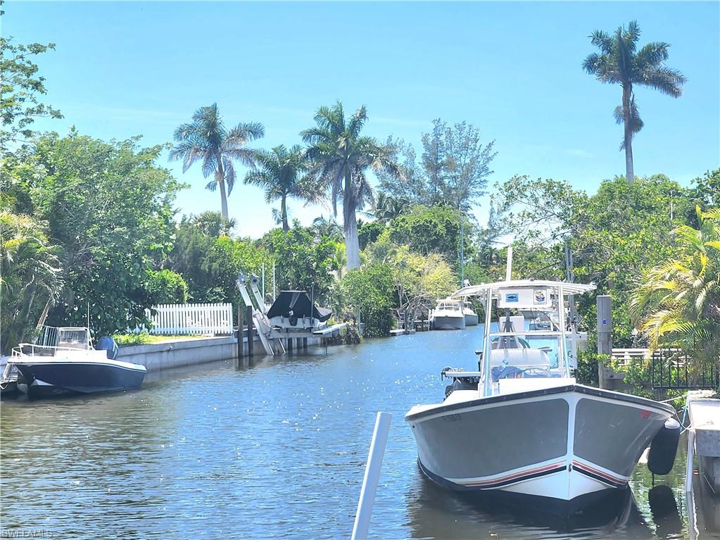 2840 Shoreview Drive, Unit 7 Naples, FL 34112 - Photo 11 of 16