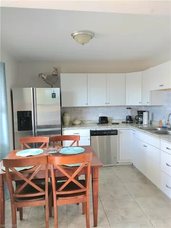 $2,000 | 2840 Shoreview Drive, Unit 7, Naples, FL 34112