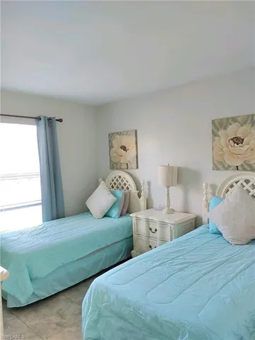 $2,000 | 2840 Shoreview Drive, Unit 7, Naples, FL 34112