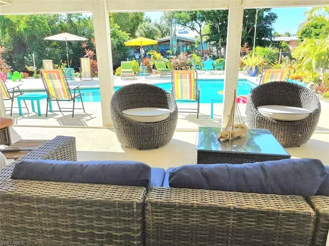 $2,000 | 2840 Shoreview Drive, Unit 7, Naples, FL 34112