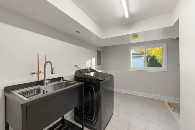 $499,000 | 641 Highview Avenue, Addison, IL 60101