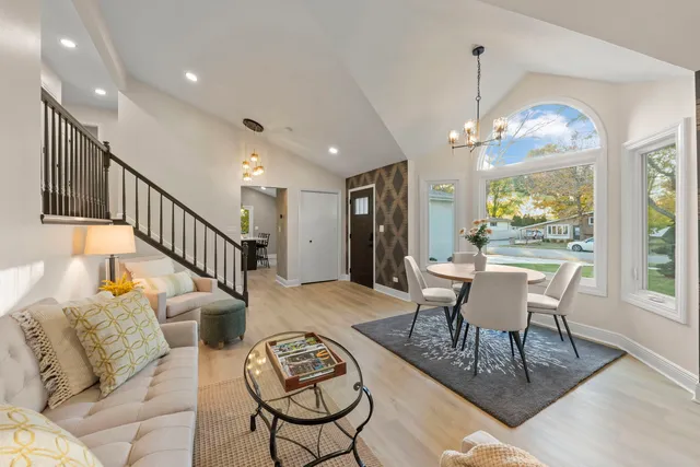 $499,000 | 641 Highview Avenue, Addison, IL 60101