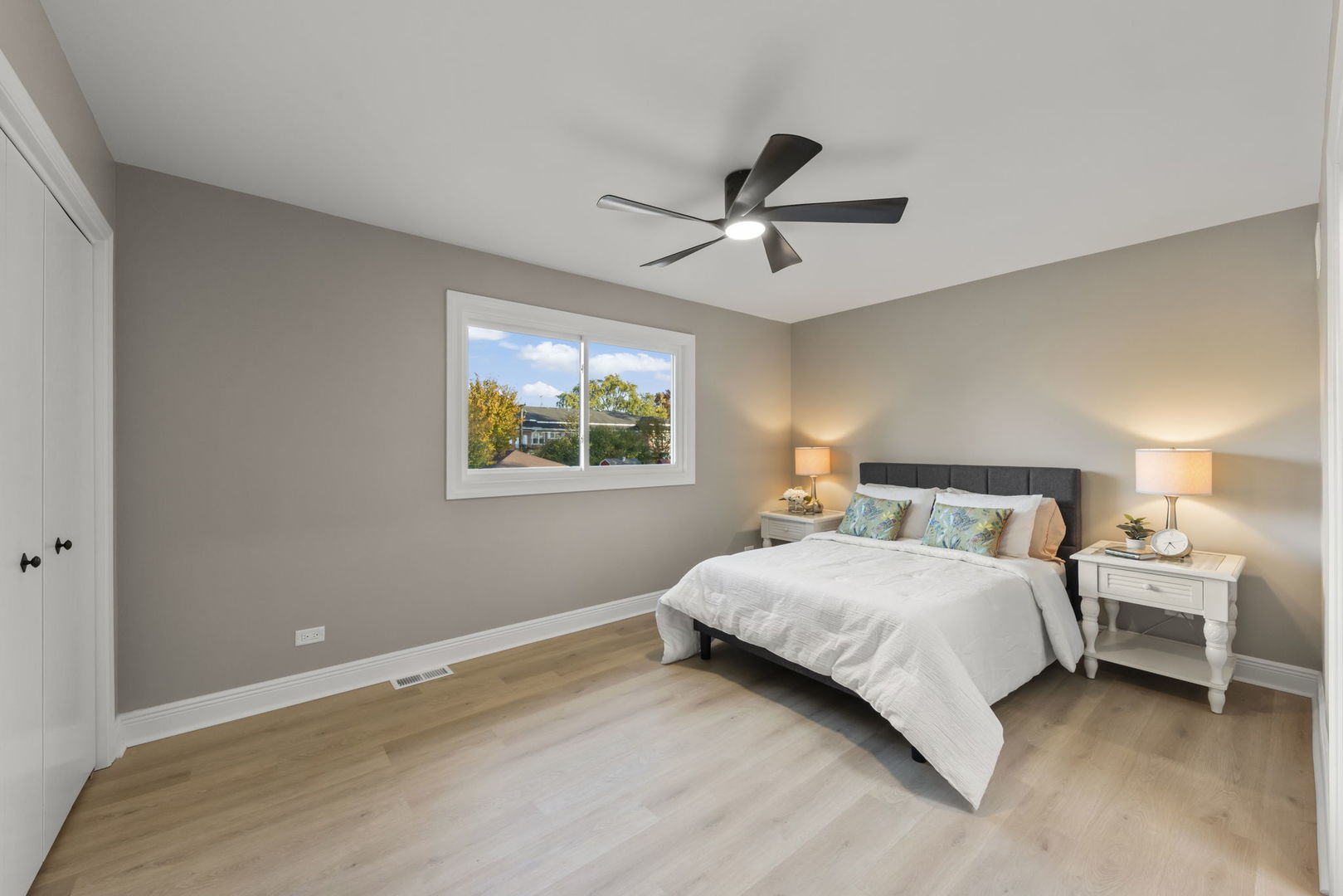 641 Highview Avenue Addison, IL 60101 - Photo 9 of 36 a bedroom with a bed and a window