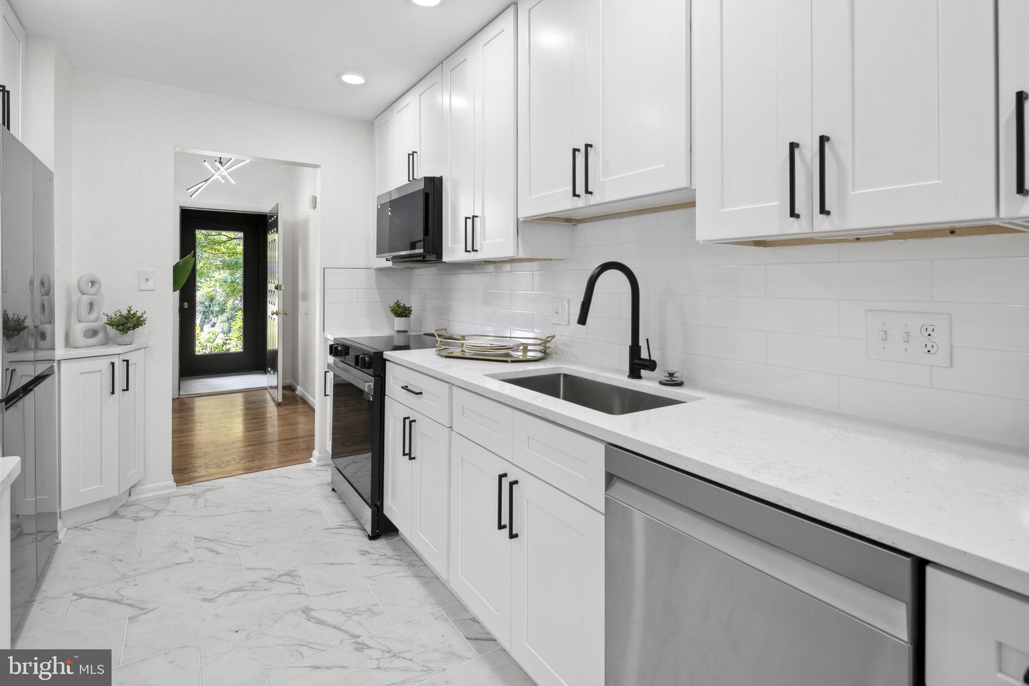 8716 Center Road Springfield, VA 22152 - Photo 19 of 53 Under cabinet lighting