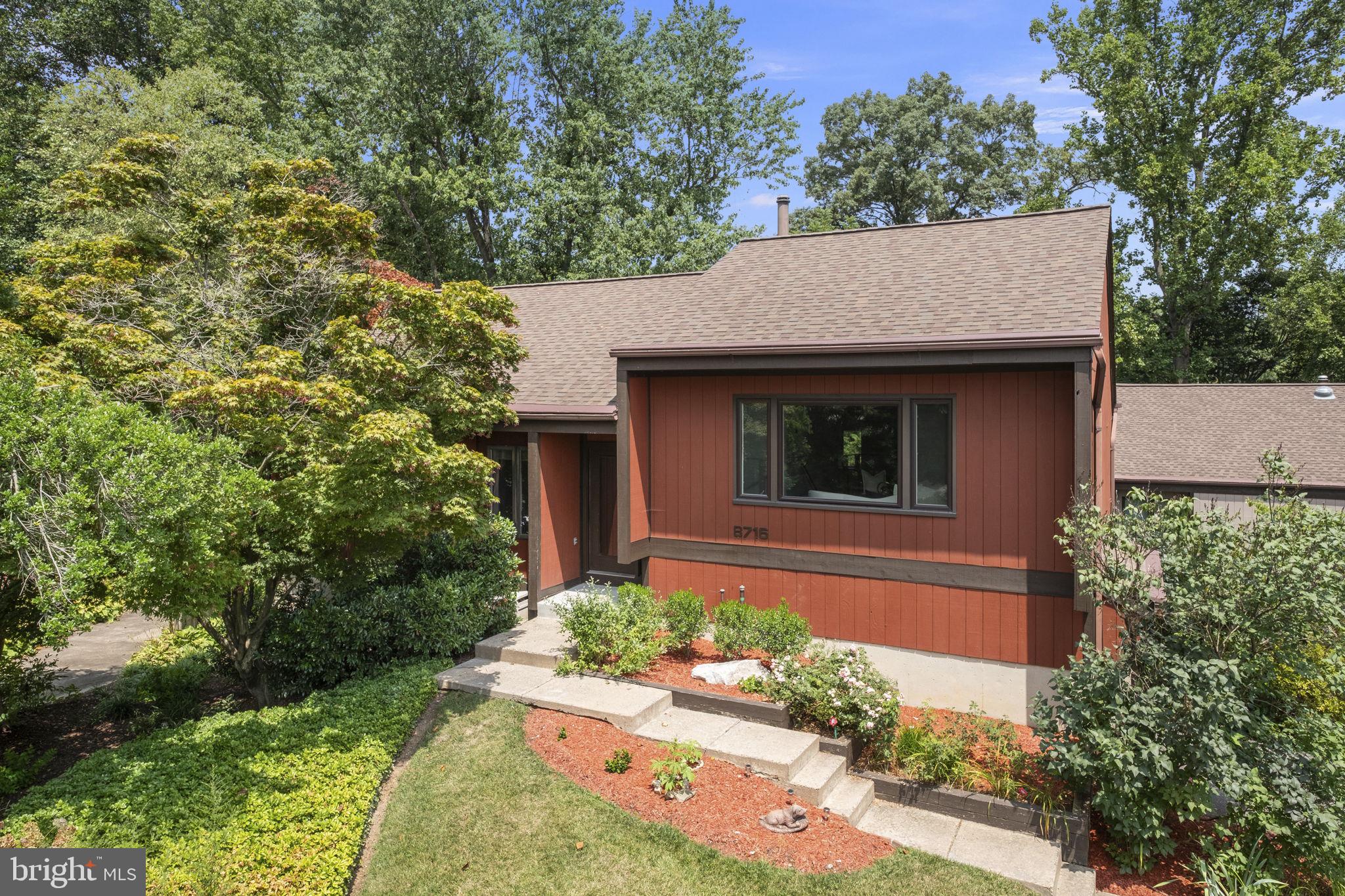 8716 Center Road Springfield, VA 22152 - Photo 2 of 53