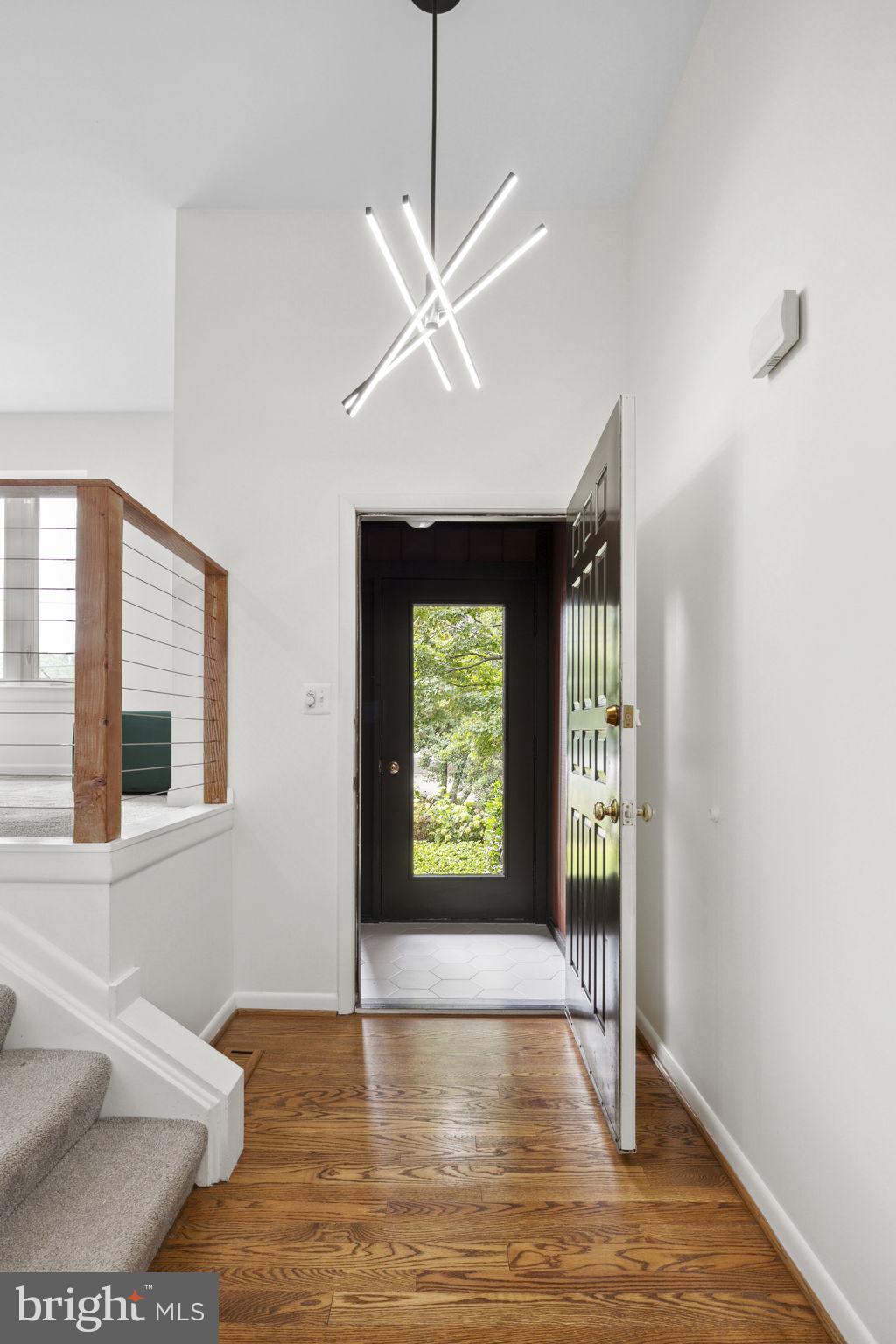 8716 Center Road Springfield, VA 22152 - Photo 3 of 53