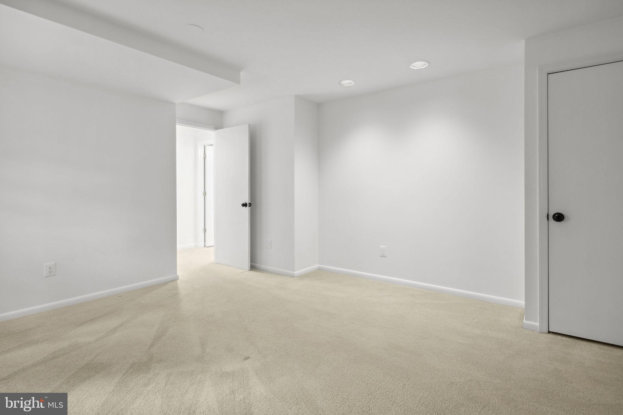 8716 Center Road Springfield, VA 22152 - Photo 40 of 53