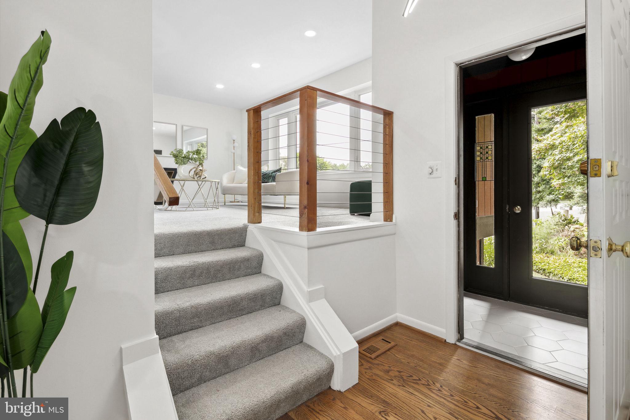 8716 Center Road Springfield, VA 22152 - Photo 4 of 53