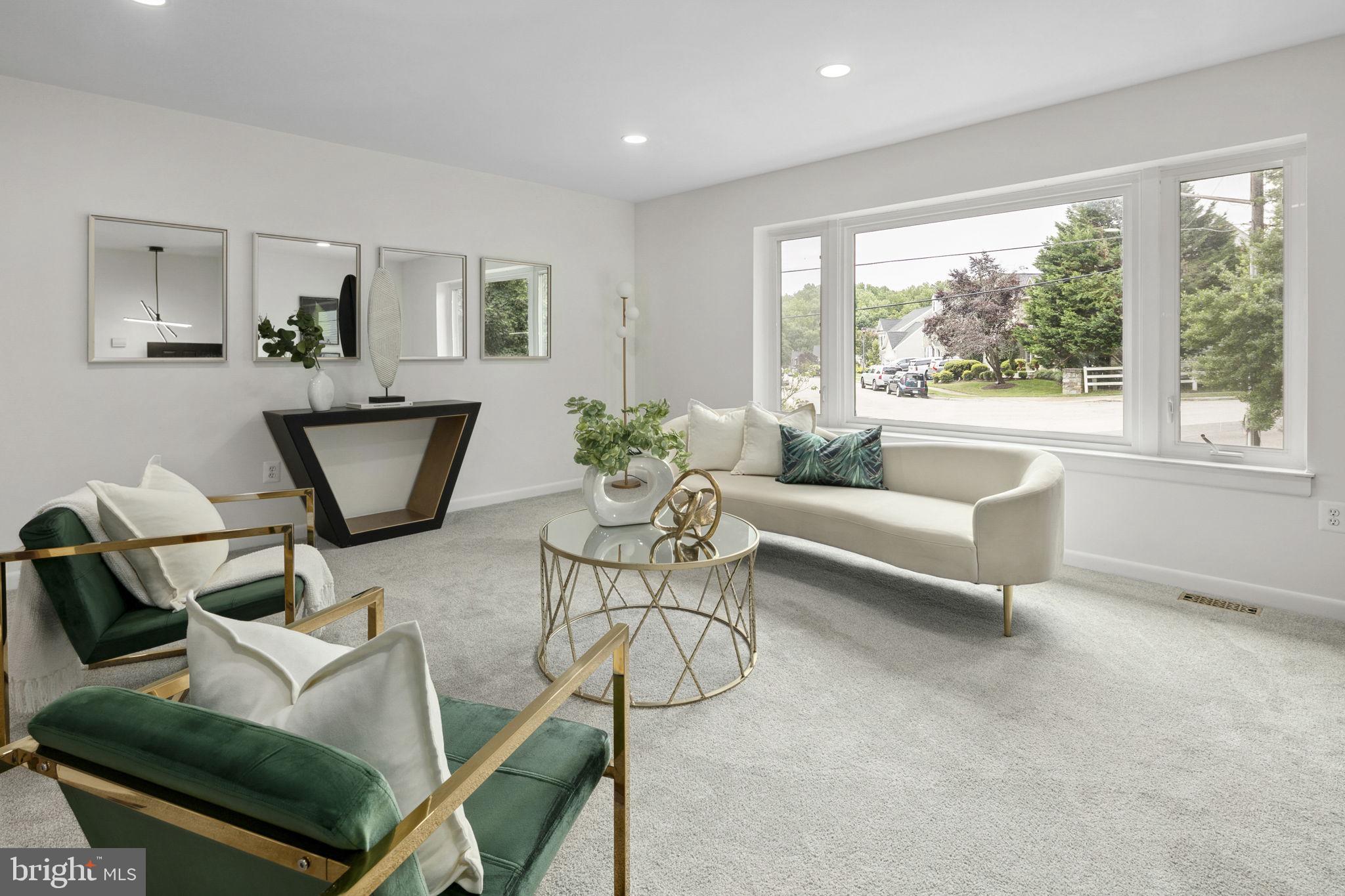 8716 Center Road Springfield, VA 22152 - Photo 5 of 53 Bright living area with picture window