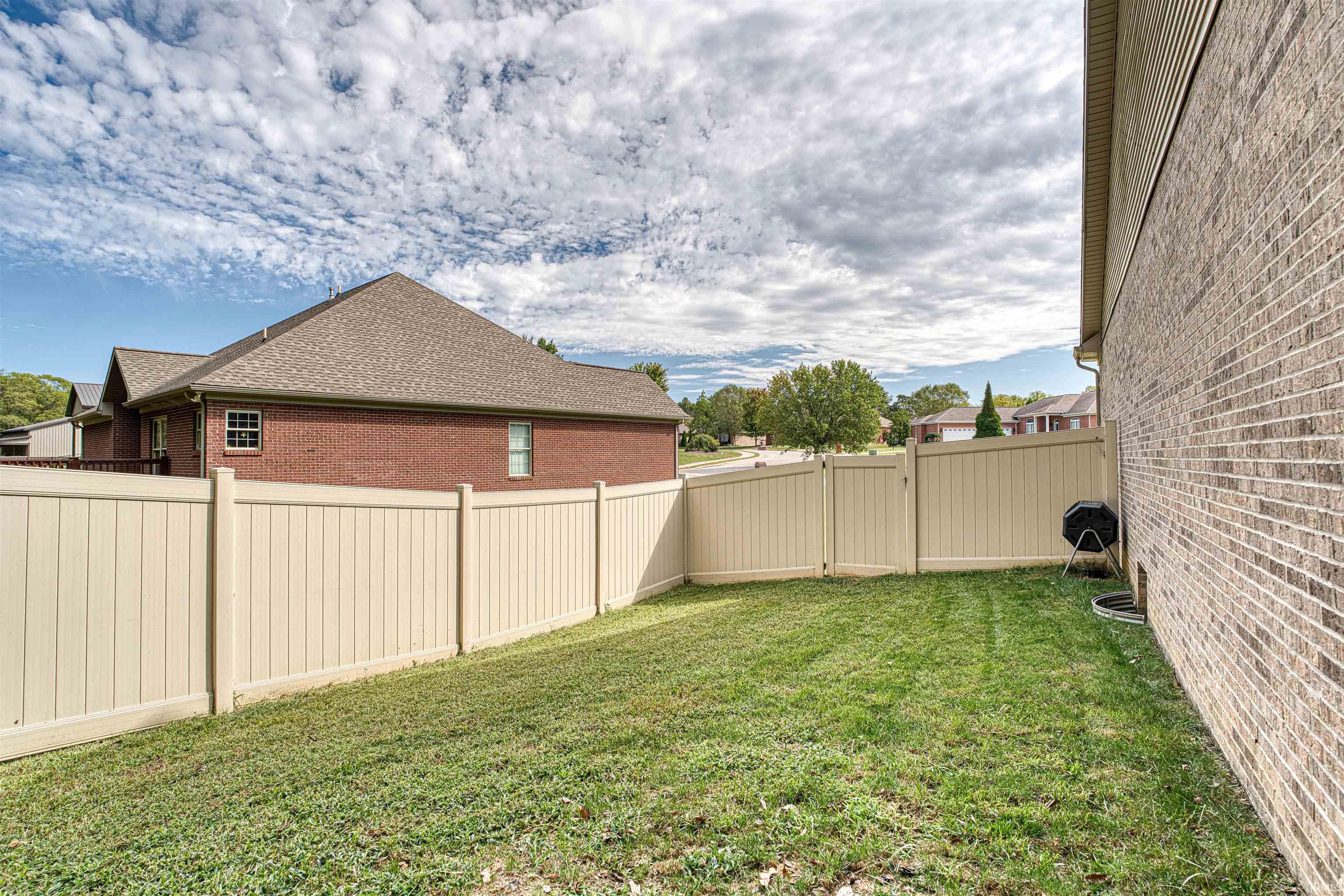 104 Nottinghill Road Chandler, IN 47610 - Photo 27 of 32