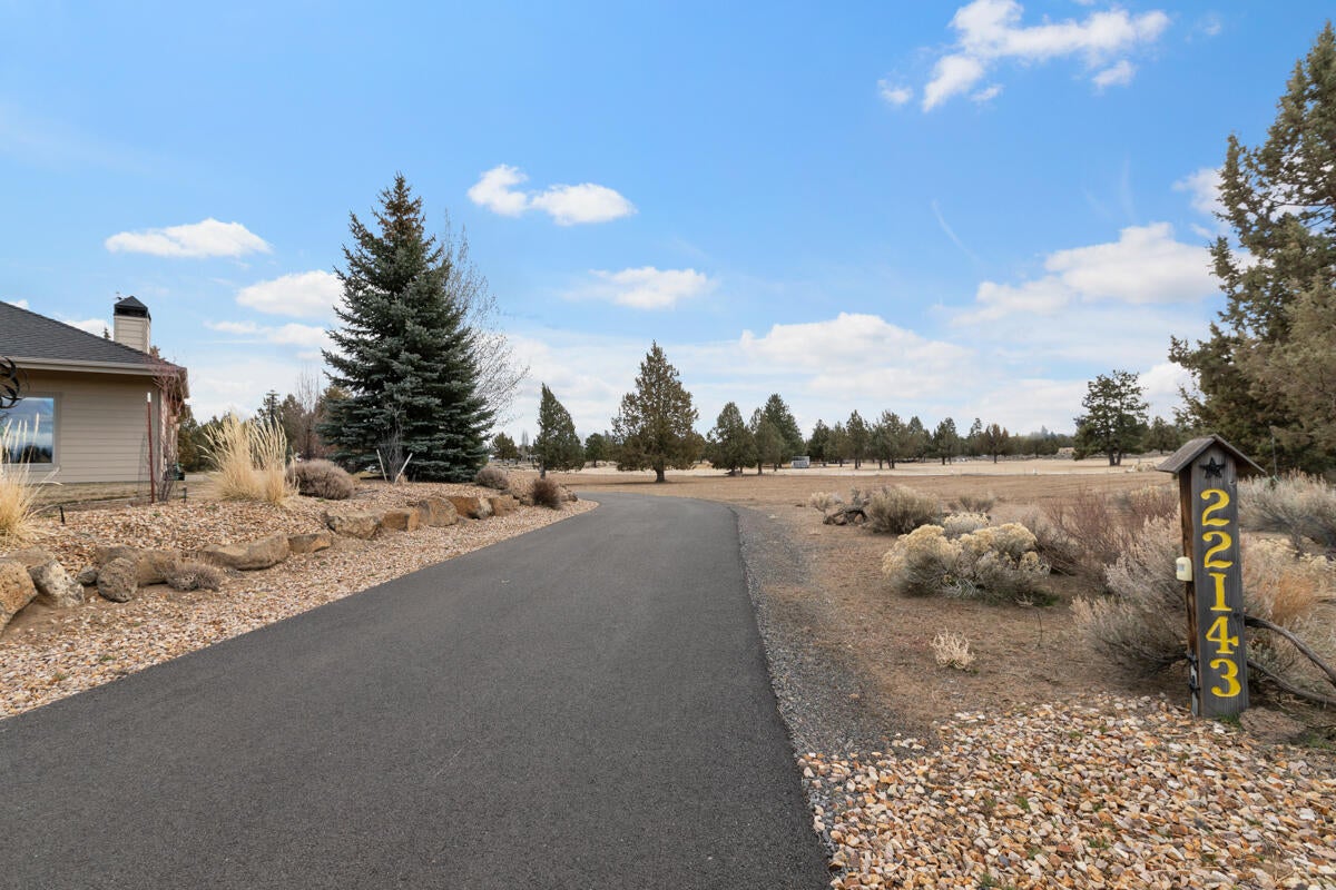 22143 Rickard Road Bend, OR 97702 - Photo 32 of 49 20220315-IMGL8070AROUNDTHEBENDREALESTATE