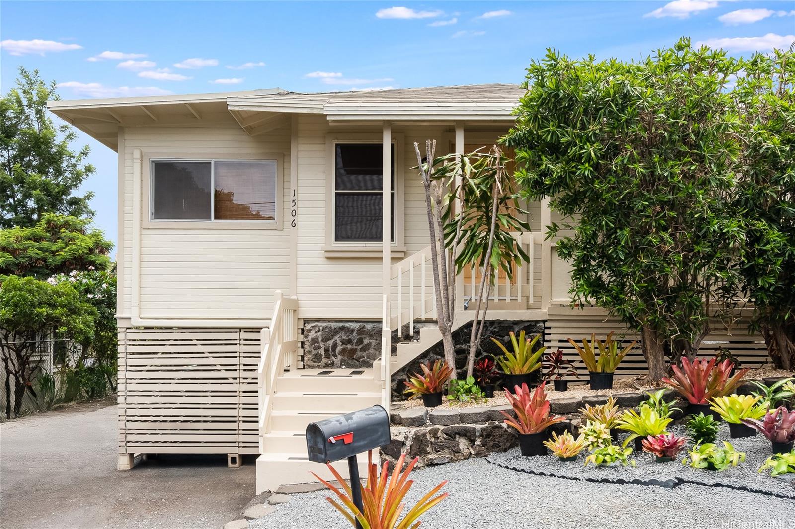 1506 Frear Street, Unit A Honolulu, HI 96813 - Photo 12 of 19 a view of a house with a garage
