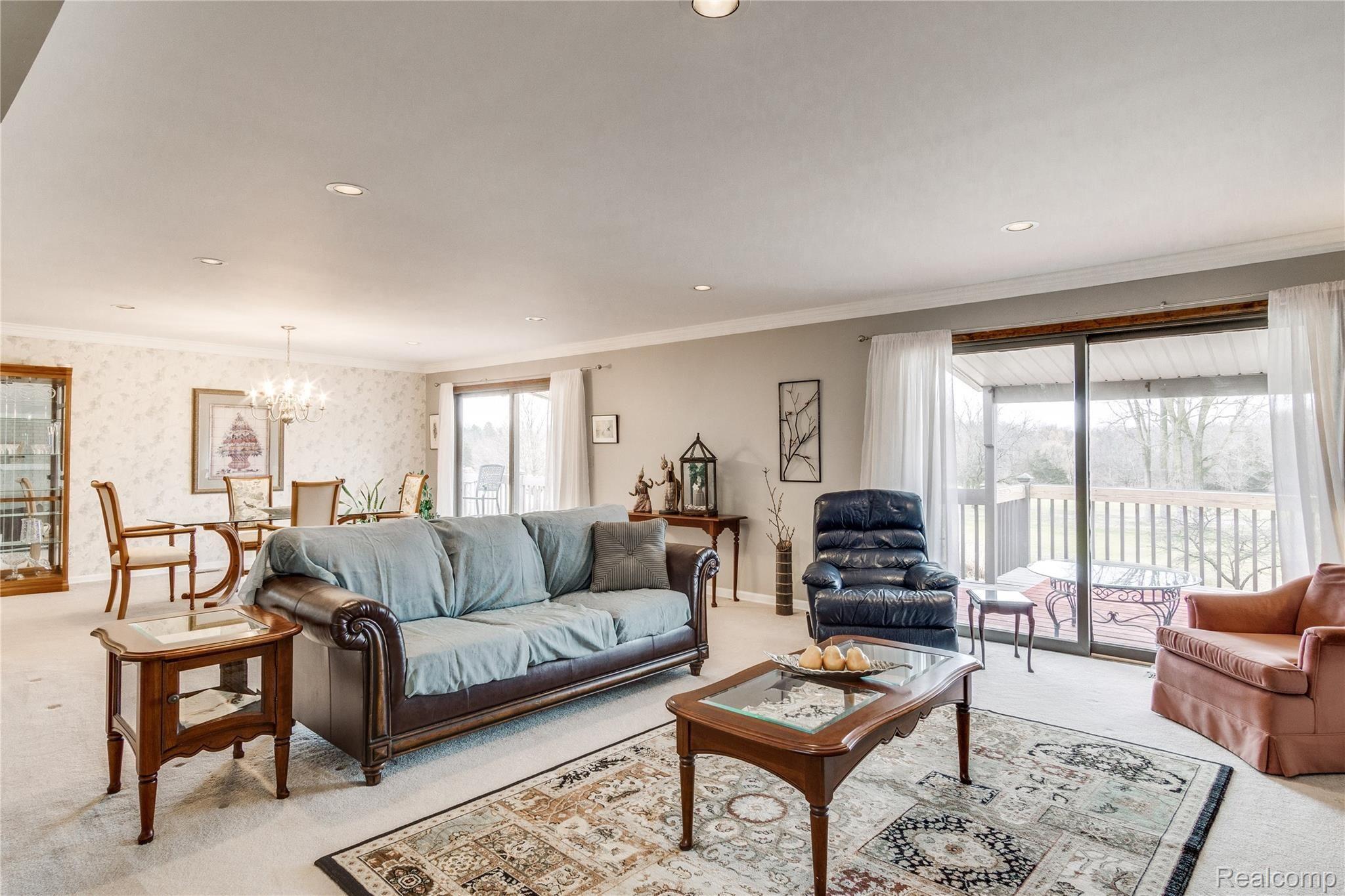 1438 Flushing Road Flushing, MI 48433 - Photo 4 of 32 Interiors (5 of 58).jpg